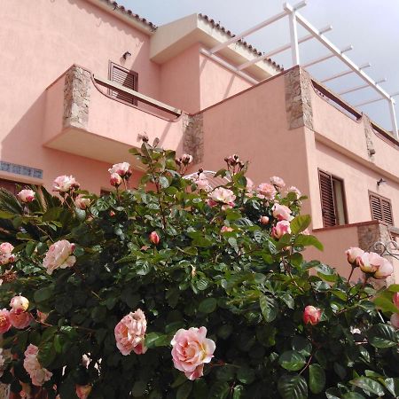 The Roses Garden Acomodação com café da manhã La Maddalena  Exterior foto