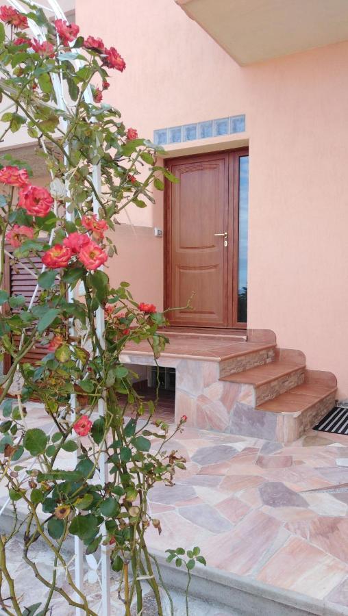 The Roses Garden Acomodação com café da manhã La Maddalena  Exterior foto