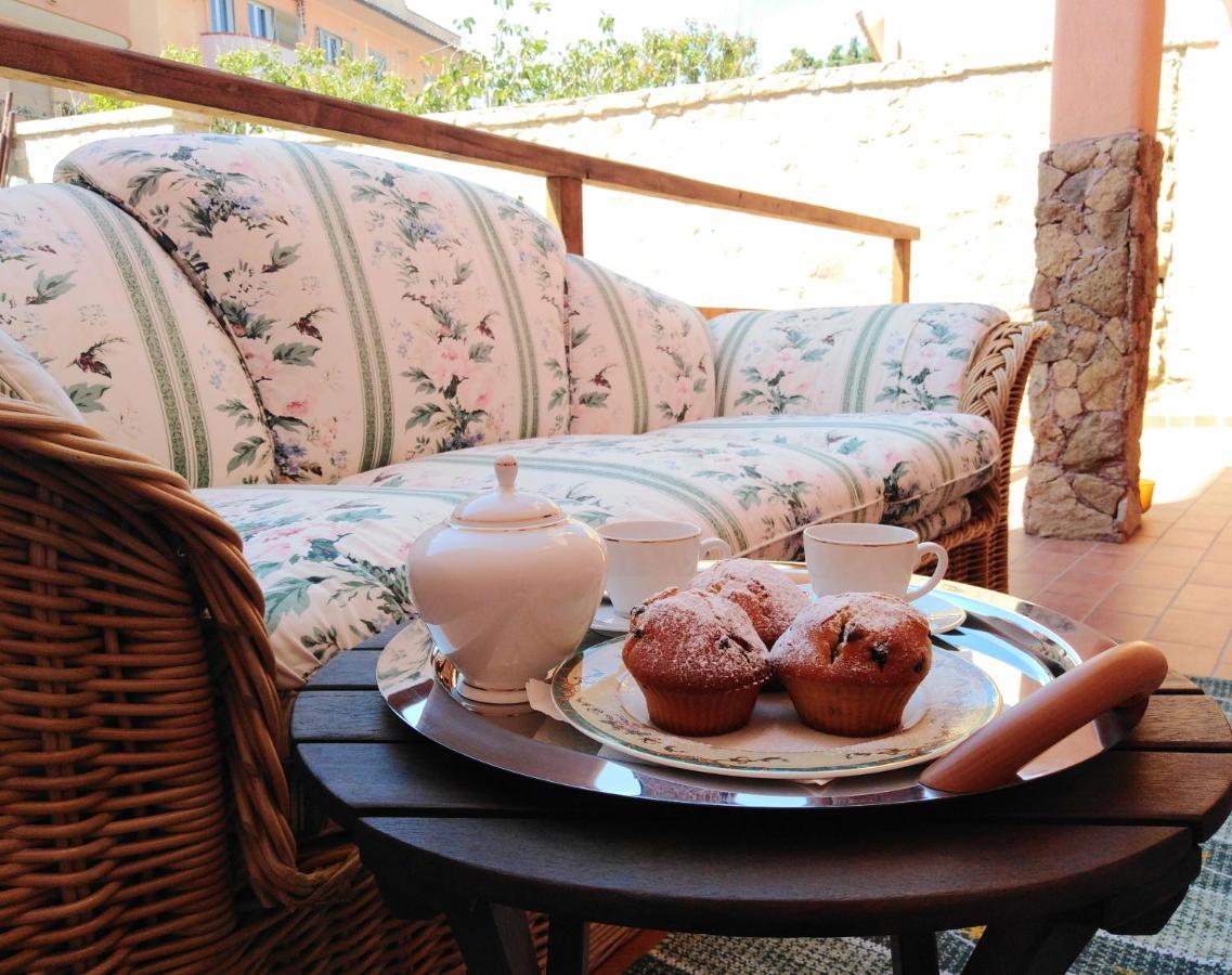 The Roses Garden Acomodação com café da manhã La Maddalena  Exterior foto